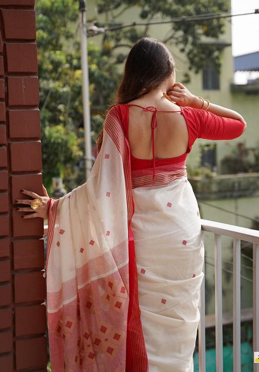 RADHA LAKSHMI Women's Banarasi linen cotton Silk White Red Colour Saree With Blouse piece(AG White red plain linen SQURE) - View 6 of 7