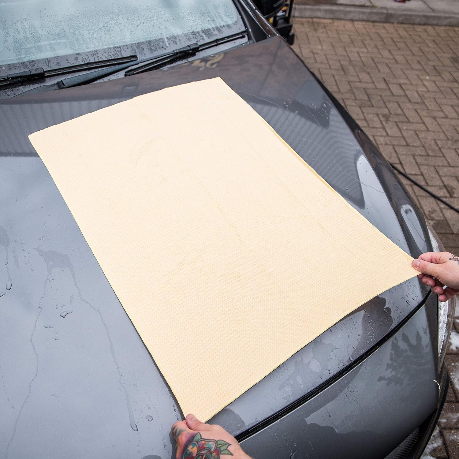 Meguiar's Water Magnet Microfiber Drying Towel Super Absorbent for Spot Free Drying - View 7 of 7