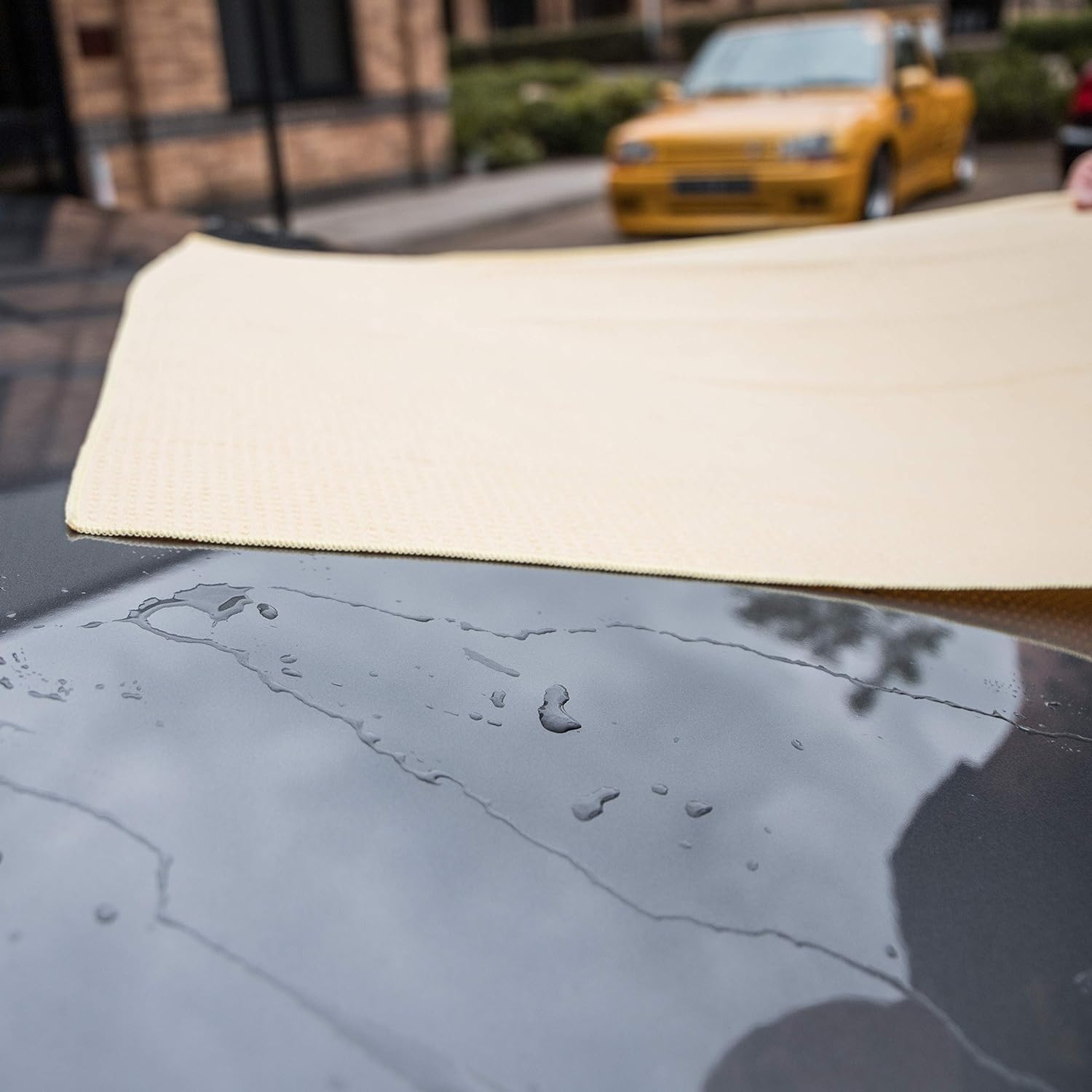 Meguiar's Water Magnet Microfiber Drying Towel Super Absorbent for Spot Free Drying - View 5 of 7