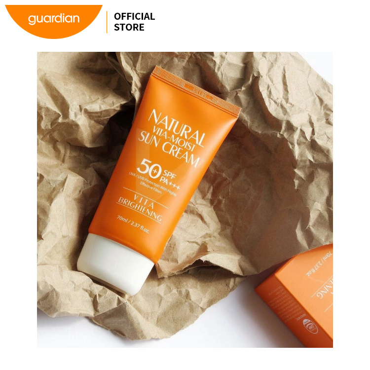 3W Clinic Natural Vita Moist Sun Cream Vita Brightening SPF50 PA+++ 70ml Hydrating Sunscreen with Brightening Effect Lightweight Non Greasy Formula for Daily UV Protection Suitable for All Skin Types - View 2 of 3