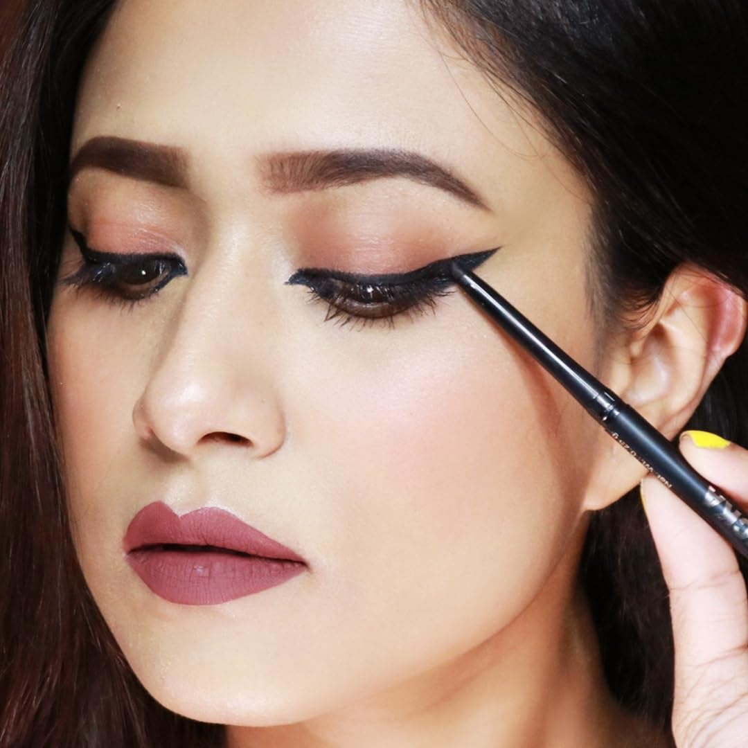 FLiCKA Breathtaking Eyes Twist Kajal Waterproof, Smudge Proof, Longlasting, Dermatologically approved, Intense Colour, Black, 0.30g - View 4 of 5