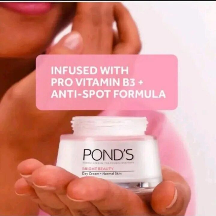 Pond’s Bright Beauty Day Cream Spotless Glow Moisturizing Brightening Daily Facial Cream for Even Skin Tone Radiance UV Protection Support and Smooth Healthy Looking Skin 50g - View 3 of 3