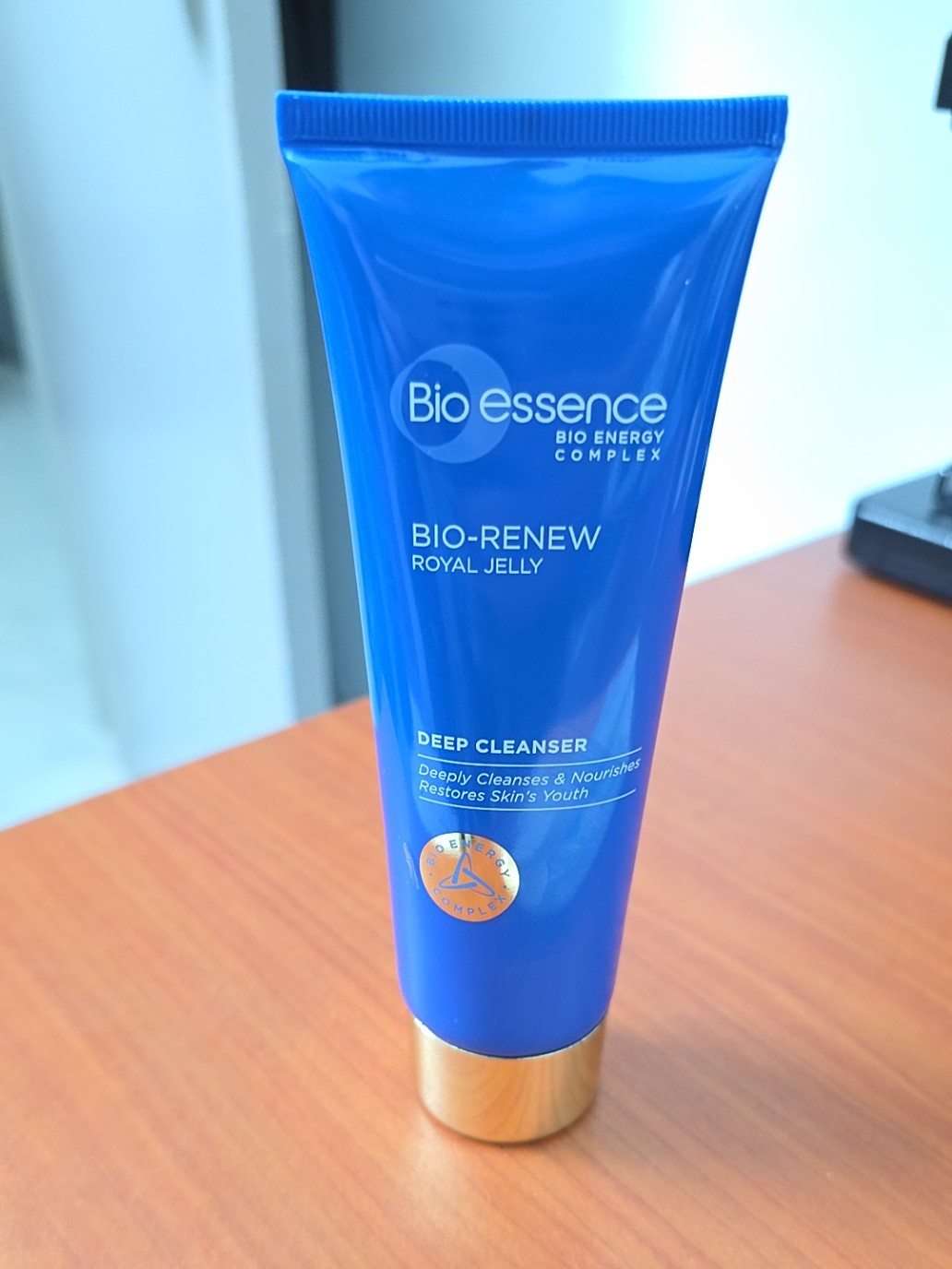 Bio-essence Bio-Renew Deep Cleanser, Gentle Deep Cleansing Facial Wash, Removes Dirt, Excess Oil and Makeup Residue, Hydrates and Refreshes Skin, Daily Skincare, 100ml Tube - View 3 of 3