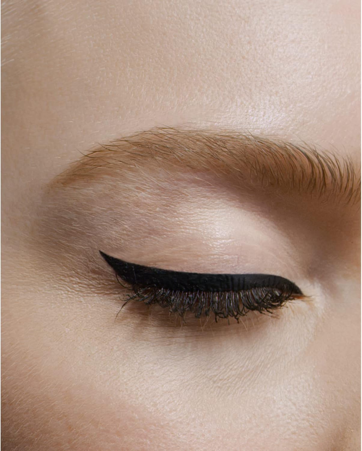 L’Oréal Paris Matte Signature Eyeliner, 01 Black, 10 ml - View 3 of 5
