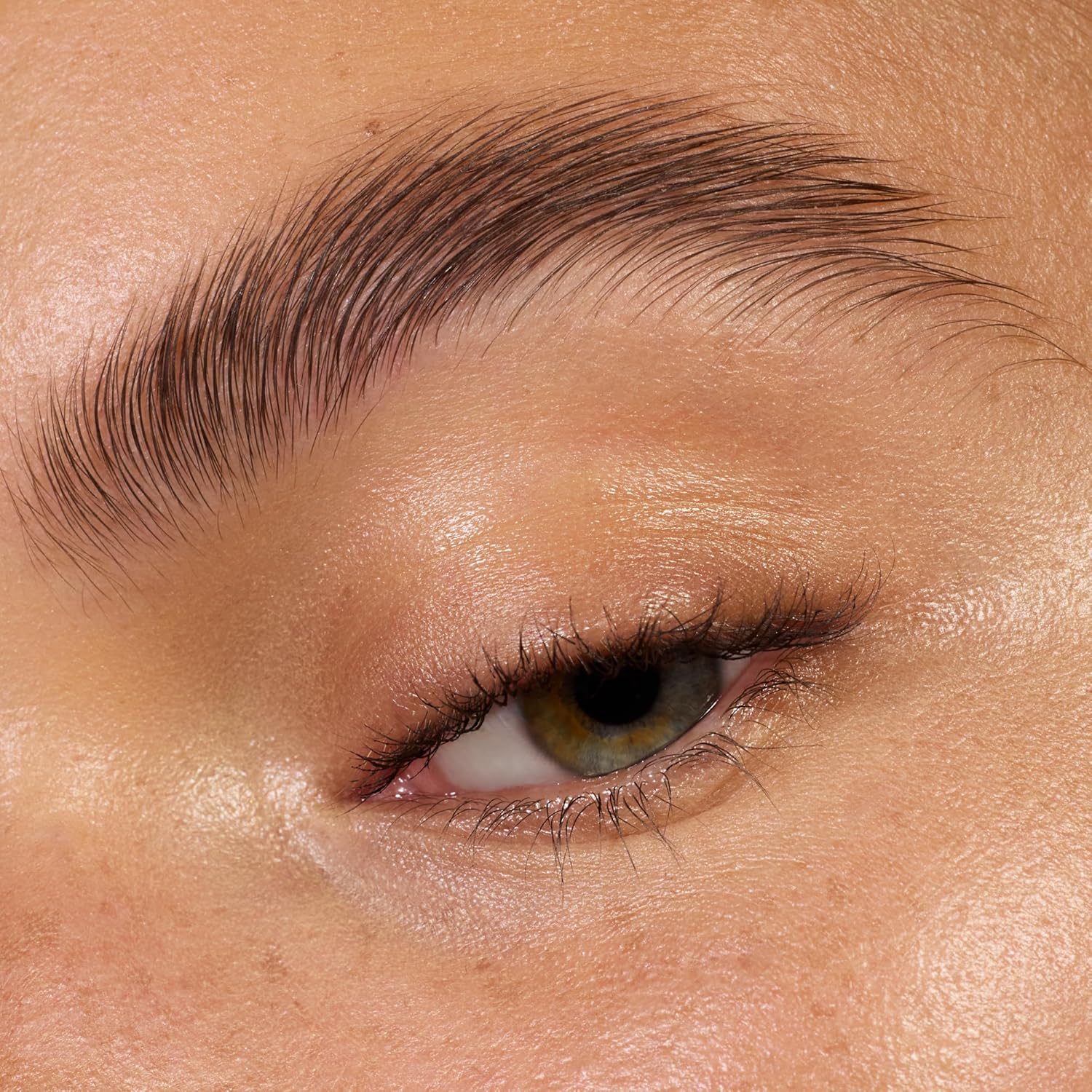 essence FIX IT LIKE A PRO TRANSPARENT BROW FIXING GEL - View 5 of 7