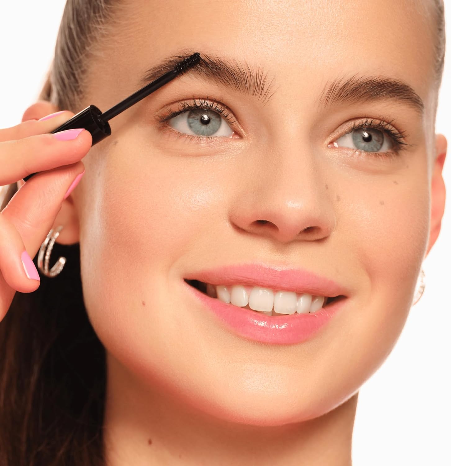 essence make me BROW eyebrow gel mascara, eyebrow gel, no. 08, black, defining, gely, vegan, no microplastic particles, nanoparticles free, without perfume, pack of 1 (3.8 ml) - View 4 of 8