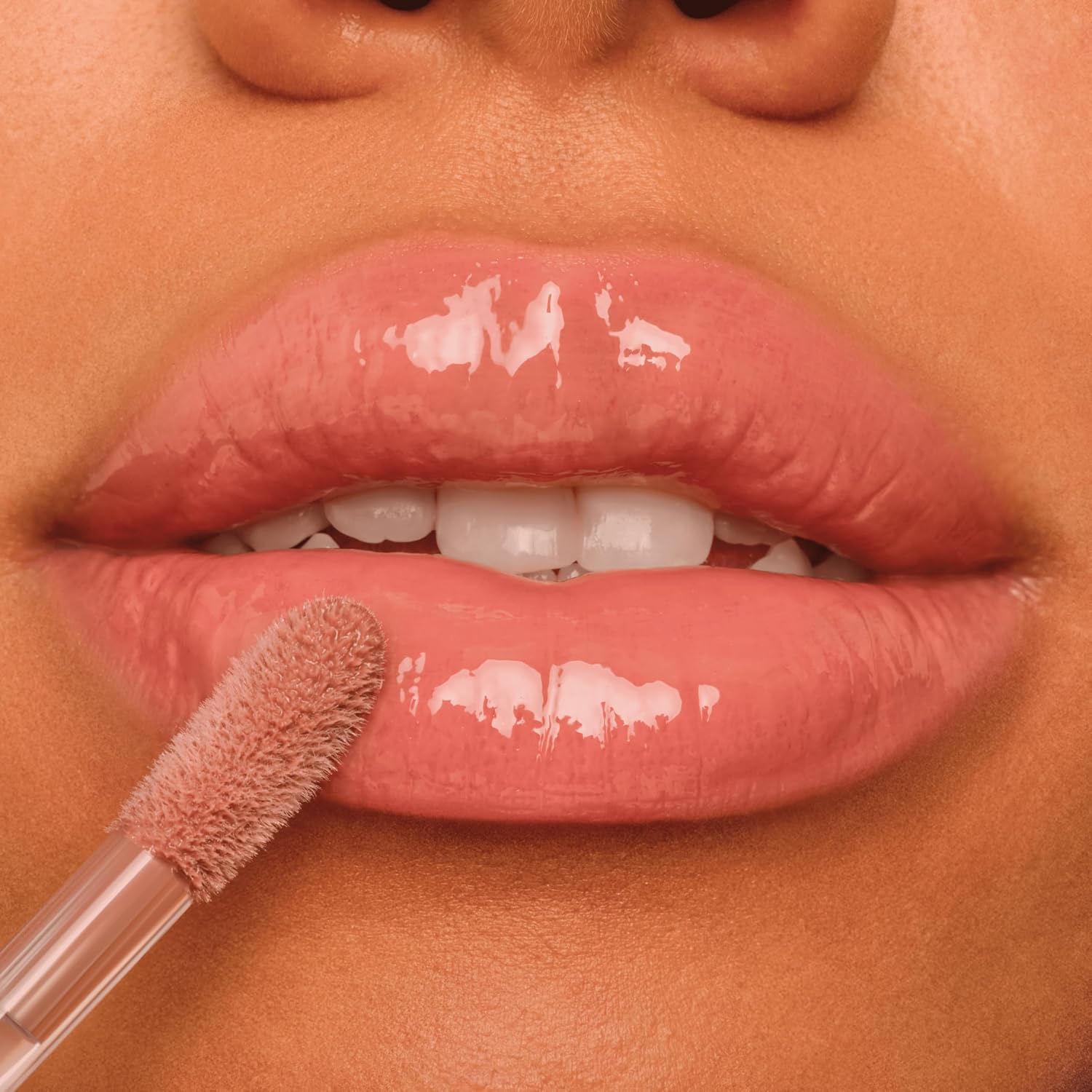 Catrice Filler Supreme Lip Gloss 050 - View 5 of 8