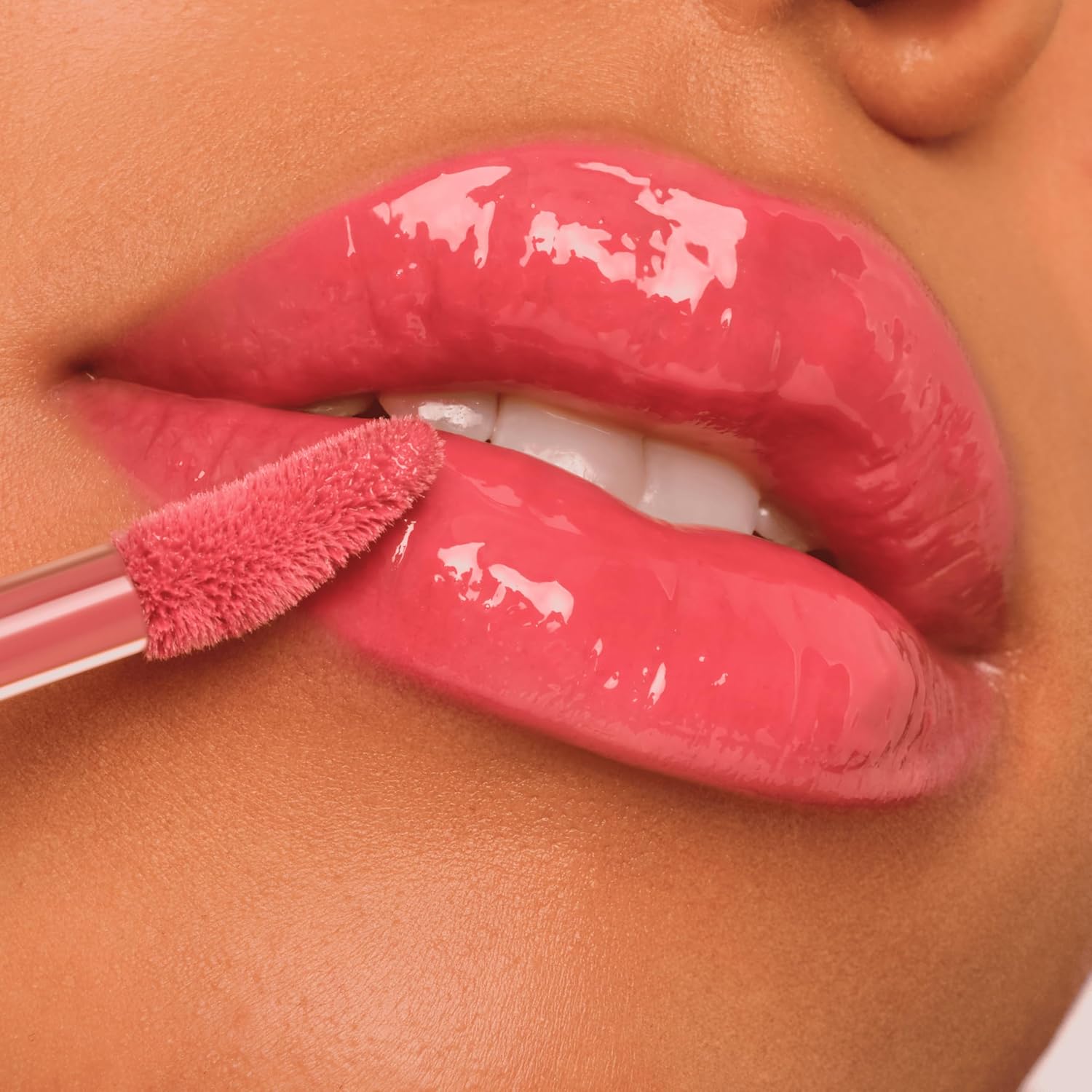 Catrice Filler Supreme Lip Gloss 030 - View 3 of 8