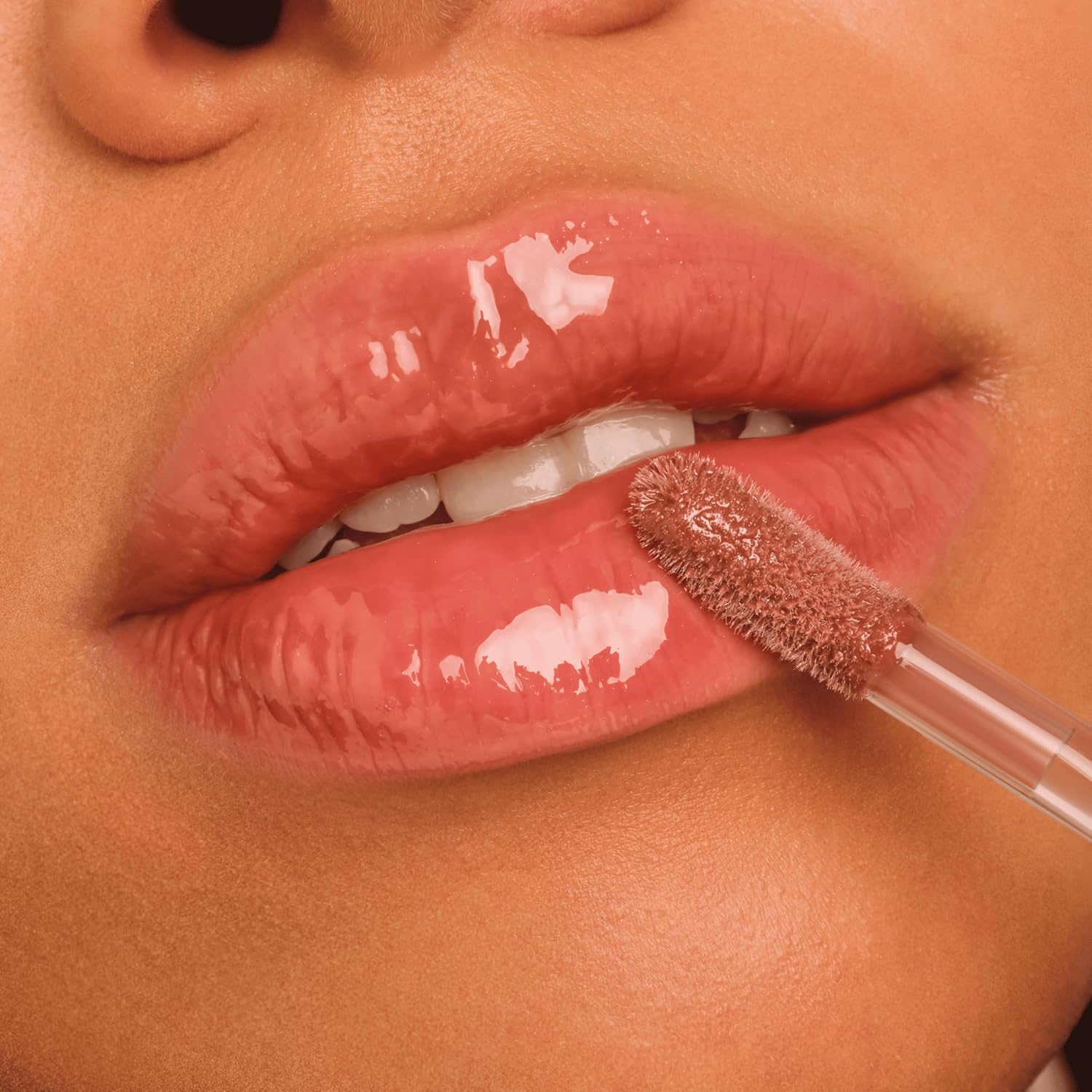 Catrice Filler Supreme Lip Gloss 090 - View 3 of 8