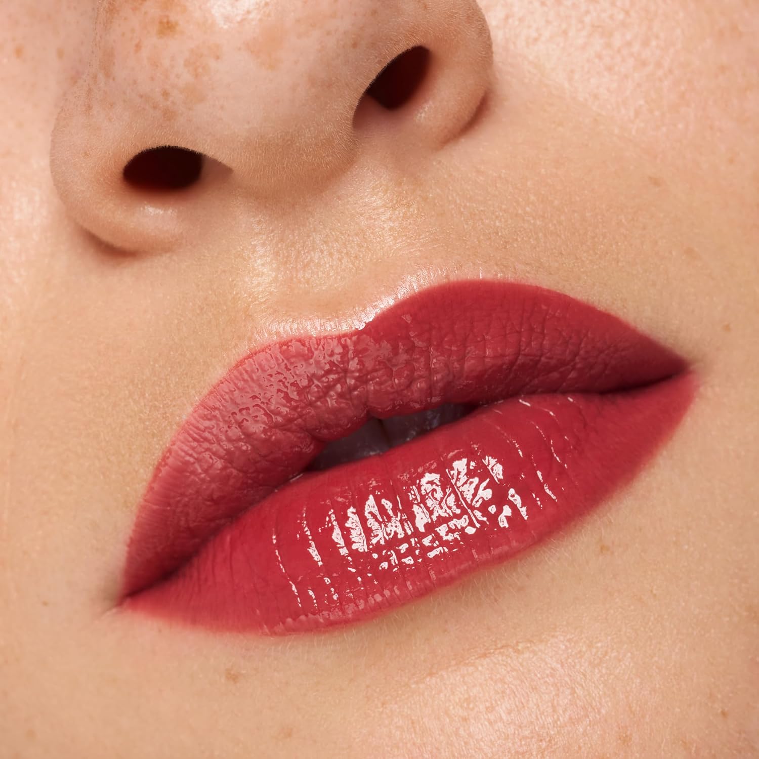 essence hydra kiss lip ink lipstick, no. 07, red, long-lasting, colouring effect, natural, shiny, vegan, no parabens, no microplastic particles, nanoparticles free, pack of 1 (4 ml) - View 5 of 6