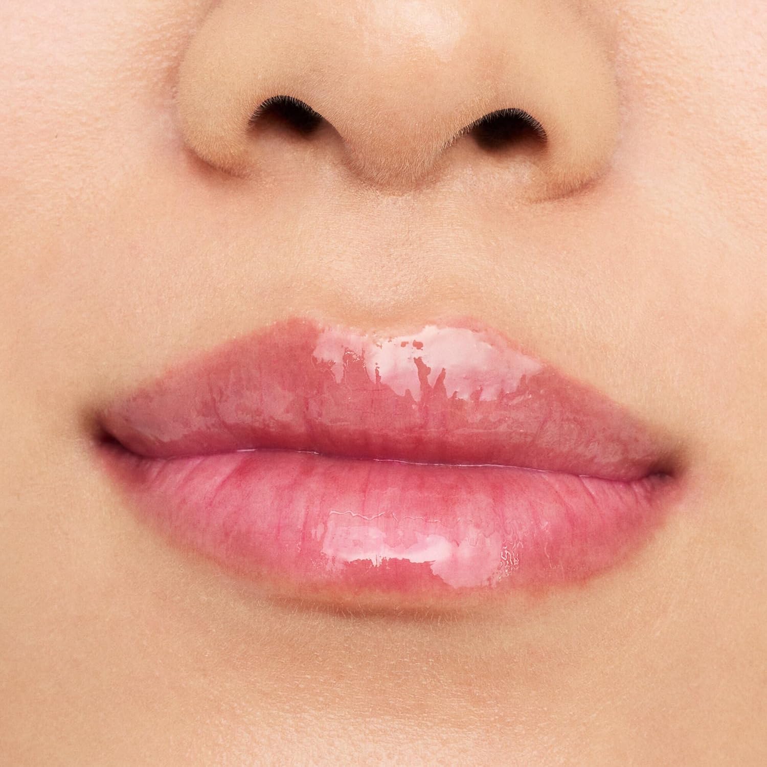 essence hydra kiss lip oil, lip gloss, no. 06, transparent, moisturising, nourishing, with oils, shiny, vegan, no parabens, no microplastic particles, nanoparticles free, pack of 1 (4 ml) - View 4 of 5