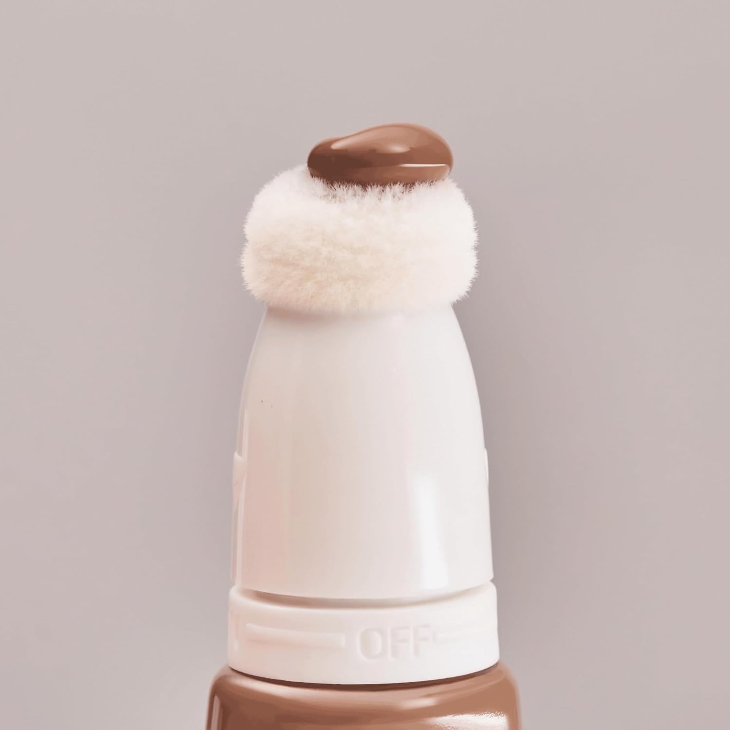 essence Baby GOT Bronze Liquid Bronzer, No. 20, Brown, Long-Lasting, Defining, Easy to Remove, Natural, Vegan, Oil-Free, Paraben-Free, No Microplastic Particles, Pack of 10 ml - View 2 of 6